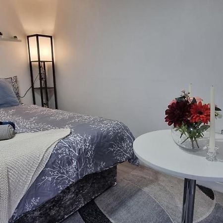 דירות לידס Charming, Cosy Hideaway With Free Wifi, Parking מראה חיצוני תמונה