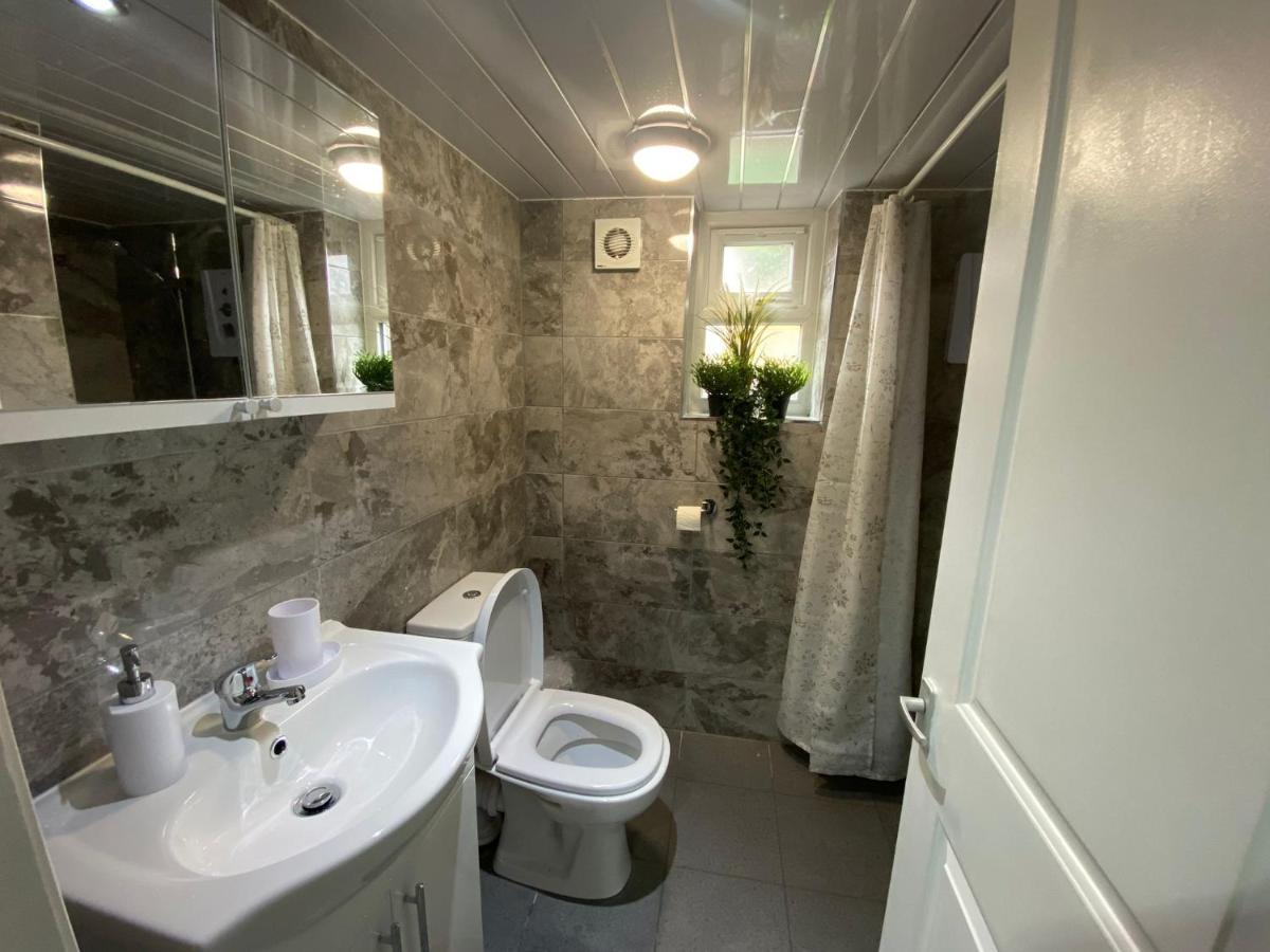 דירות לידס Charming, Cosy Hideaway With Free Wifi, Parking מראה חיצוני תמונה